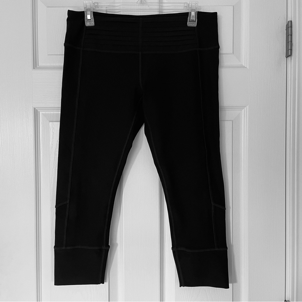 MPG Ribbed Waist Capri Leggings | Hidden Pocket | Performance Activewear